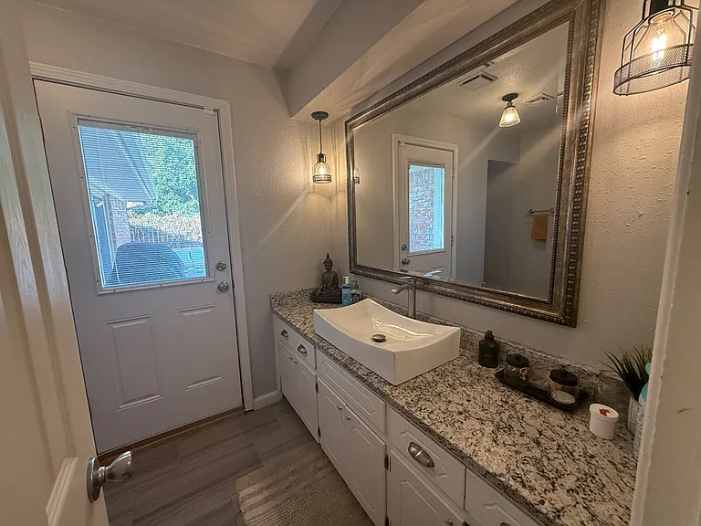 5825 NW 86th St — Photo 38
