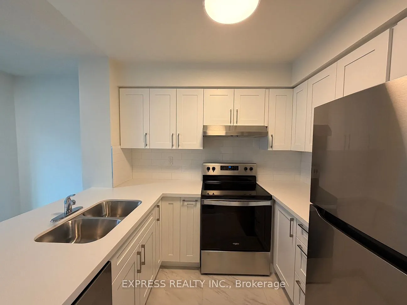 942 Yonge St #504 photo 1