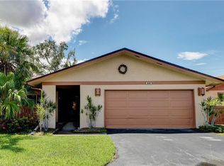 6464 Royal Woods Dr, Fort Myers, FL 33908