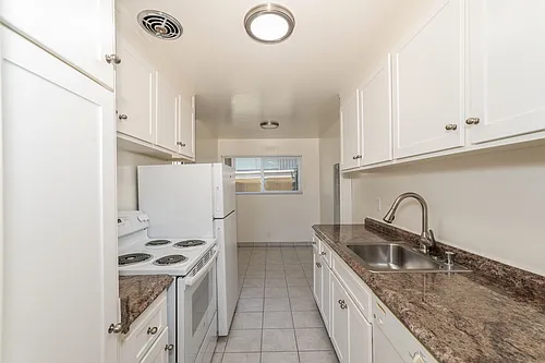 Jackson Arms Apartments Photo 1