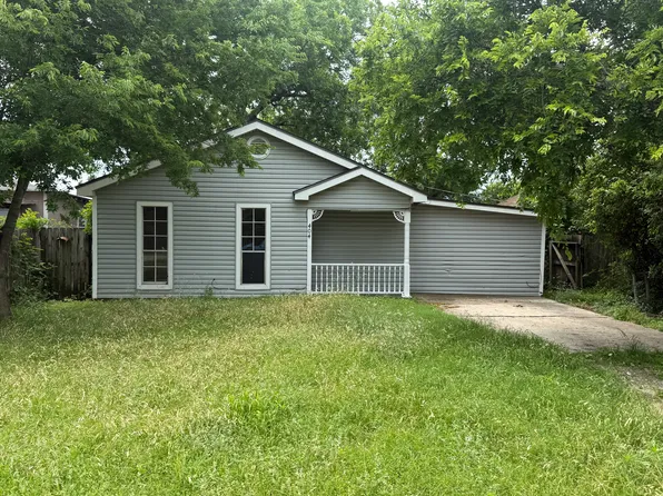 404 E Spruce St, West, TX 76691
