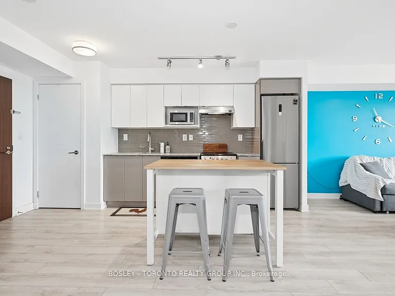 160 Flemington Rd #408 — Photo 3