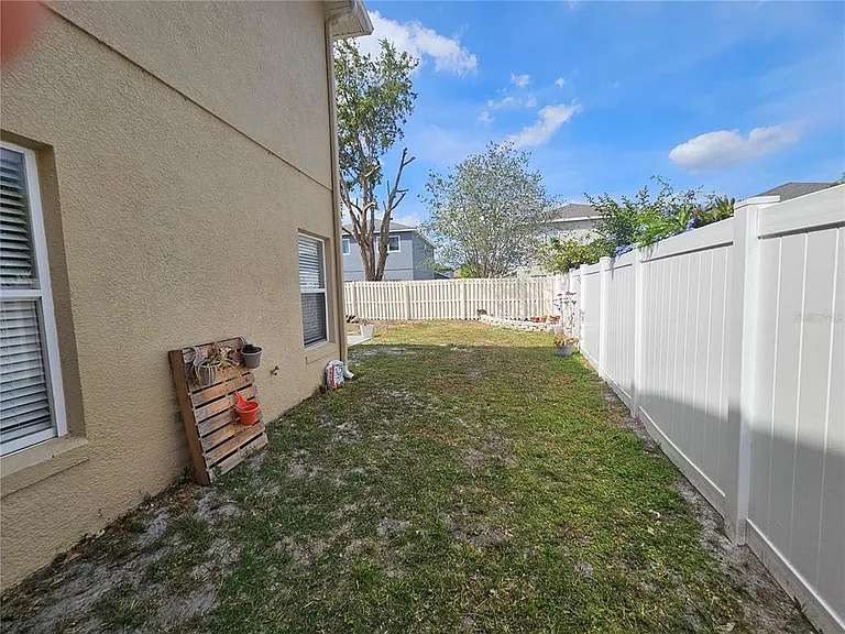 1920 Meadow Pond Way — Photo 3