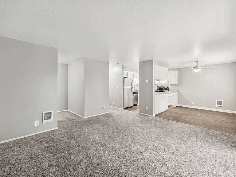 Oak Hill Apartments — Photo 20