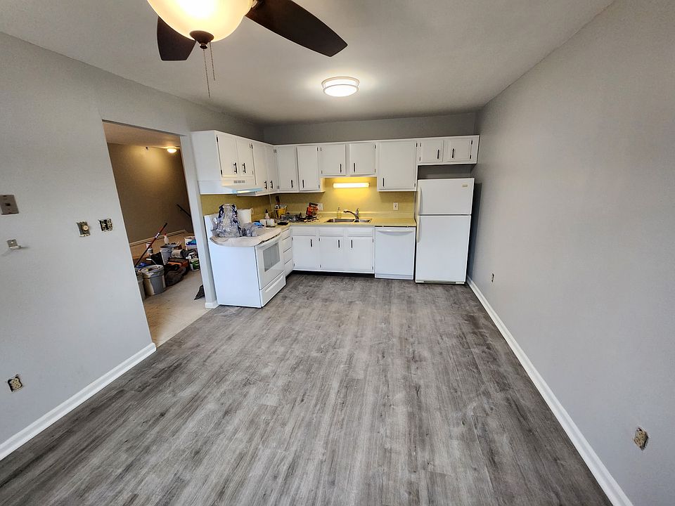 2nd image of 211 Front St