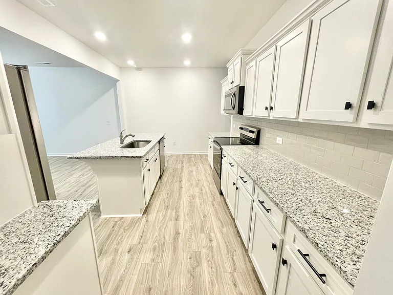 121 Gaelic Dr — Photo 6