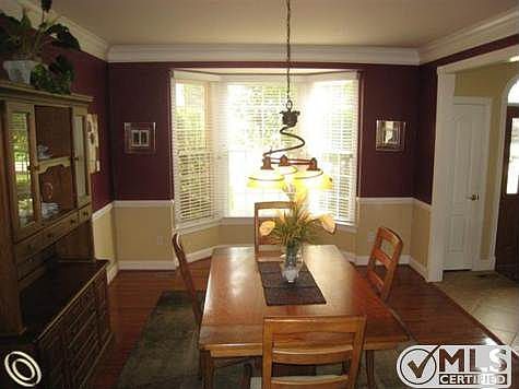 Hardwood Floors in Formal Dining