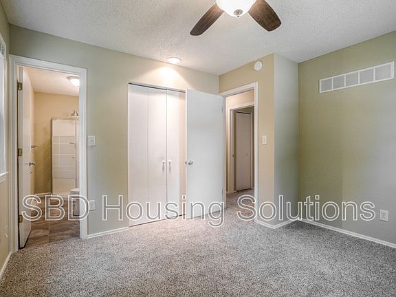 5th image of 107 SE Brentwood Dr