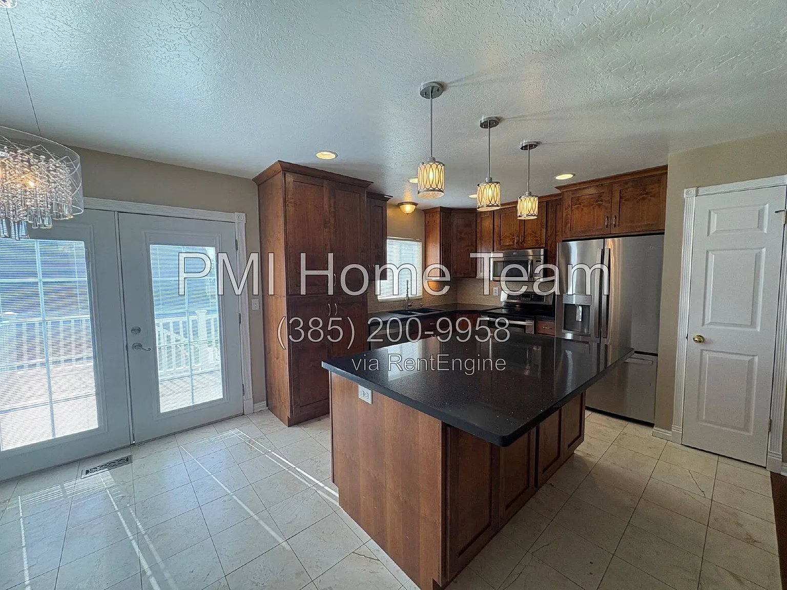 3 bed, 2.0 bath, 1656 sqft, $1,995 — Photo 2