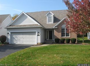 50 Lake Pointe Cir, Canfield, OH 44406