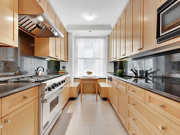 4th image of 875 Park Ave APT 2C