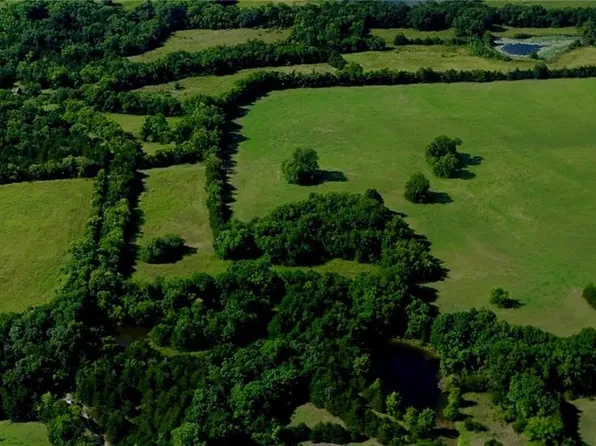 2403 County Road 3210, Windom, TX 75492