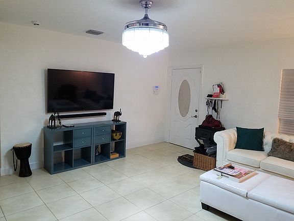 Living room with 60 Inch.