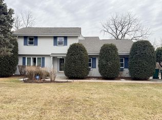 1926 Valencia Dr, Rockford, IL 61108