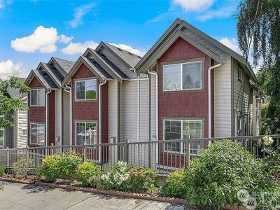 1015 NE 123rd Street #B, Seattle, WA, 98125