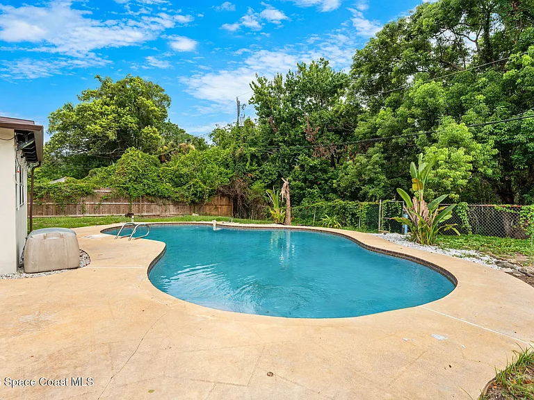 2426 Clemson Dr — Photo 45
