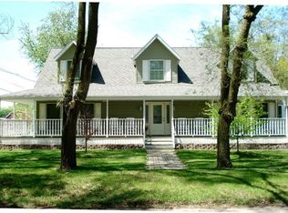 720 W Michigan St, New Buffalo, MI 49117