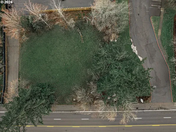 2755 NE Hogan Dr, Gresham, OR 97030