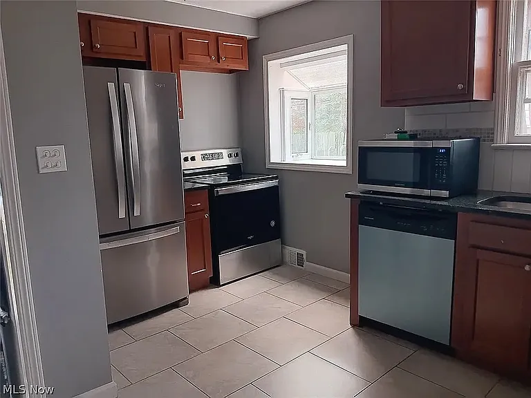 1362 Villa Dr #1 — Photo 2