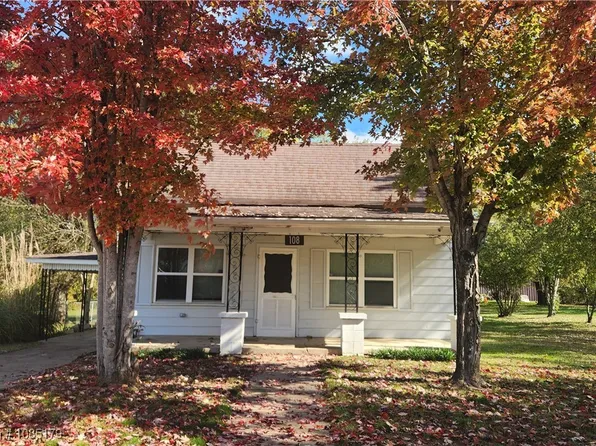 108 Church St, Charleston, AR 72933