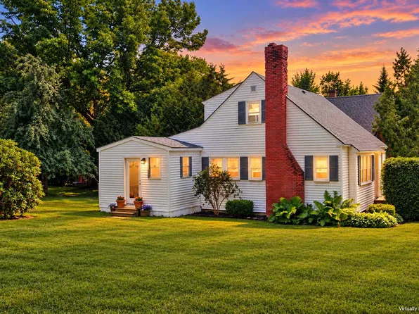 15 Nicholson Avenue, Bucksport, ME 04416