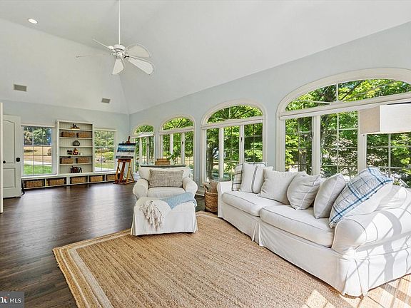 4th image of 20 Kingston Rd