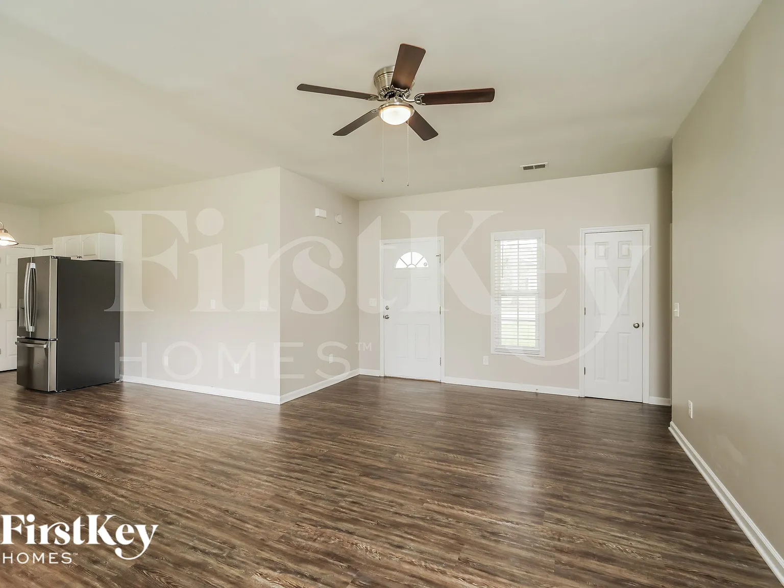 3 bed, 2.0 bath, 1284 sqft, $2,215 — Photo 3