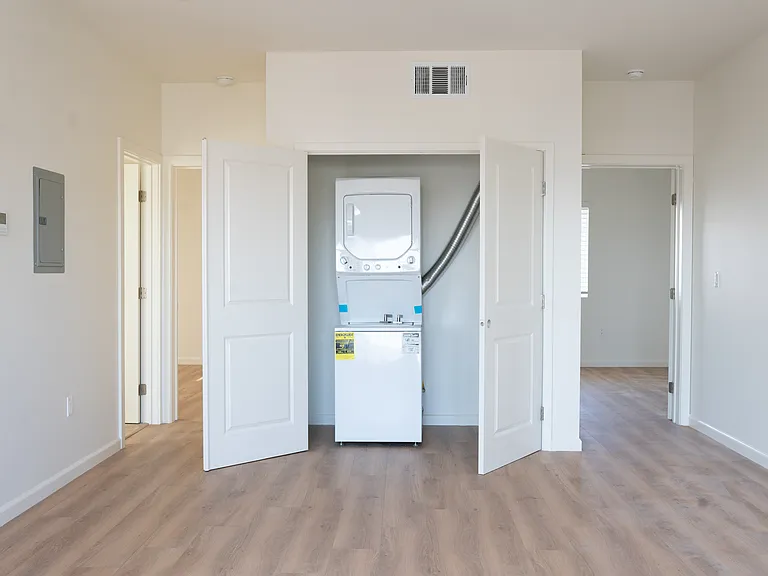 5259 Lexington Ave #2 — Photo 4