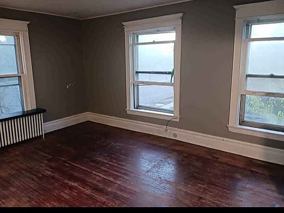 5th image of 124 W 7th Ave