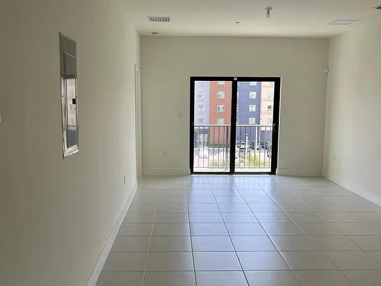 8001 NW 41st St #405 — Photo 29