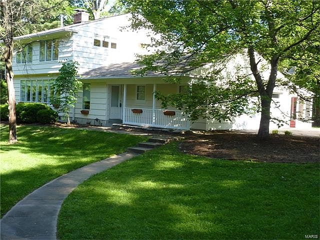 1st image of 327 Luther Ln