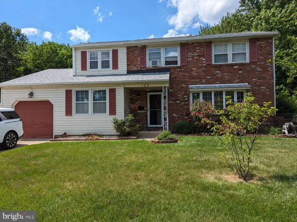 125 Schoolhouse Ter, Mount Laurel, NJ 08054