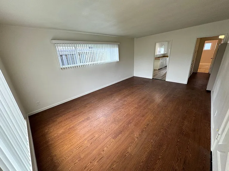 2204 Pierpont Blvd — Photo 3