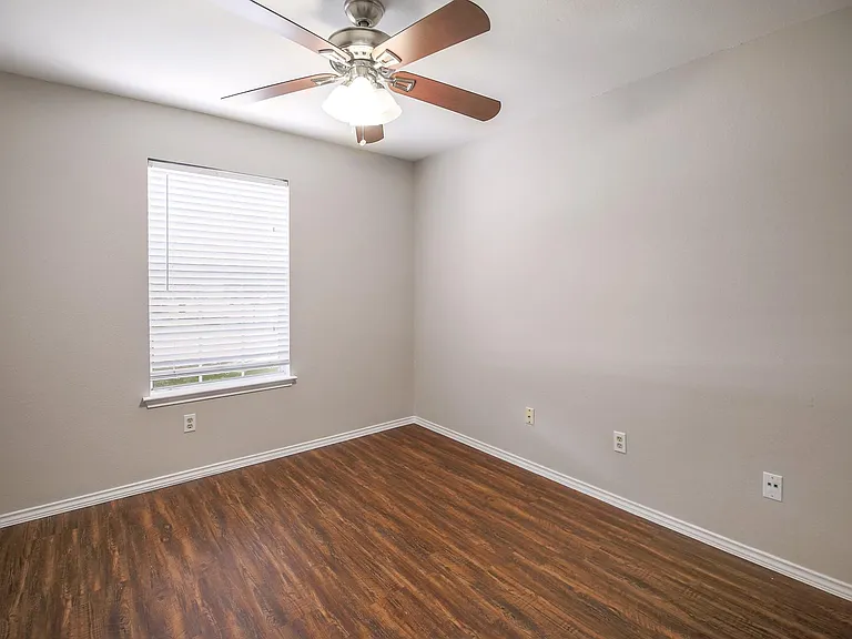 1806 Oakmont Ln — Photo 20
