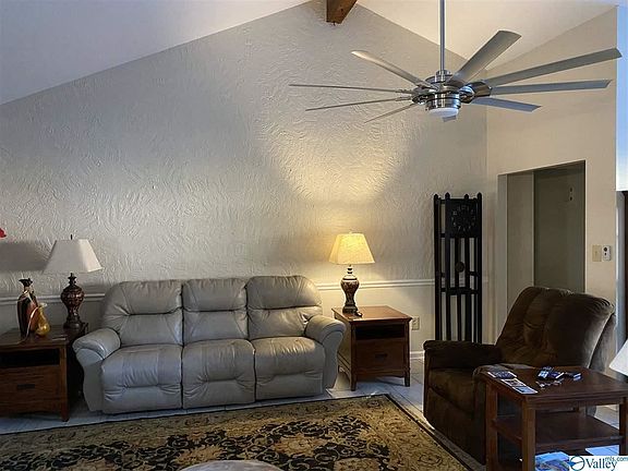 3rd image of 2606 Excalibur Dr SE