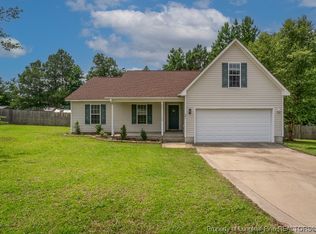 681 Copper Creek Dr, Raeford, NC 28376