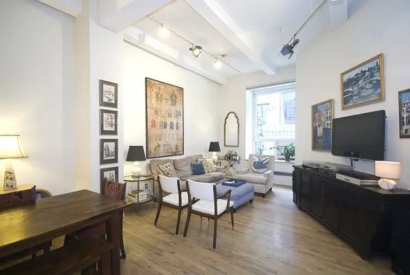 Sold by Flat Iron Real Estate | media 1