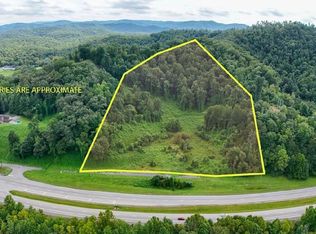 999 Turkey Creek Rd, Flat Lick, KY 40935