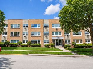 4820 Conrad Ave #106, Skokie, IL 60077