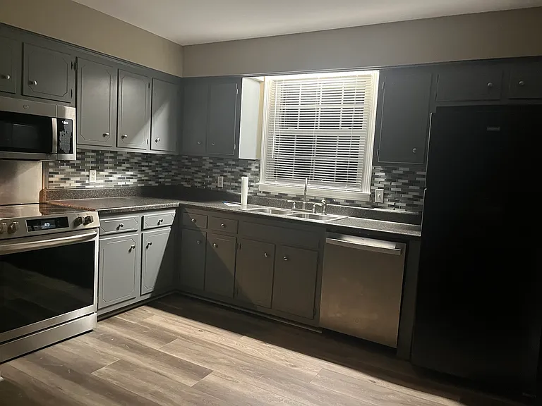 101 Homestead Ct E #A — Photo 3