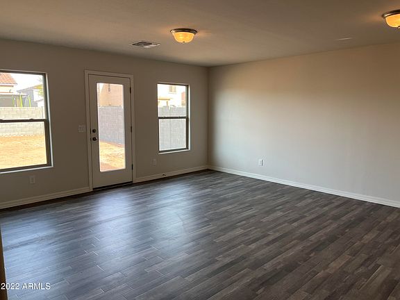 4th image of 984 W Palo Verde Ave
