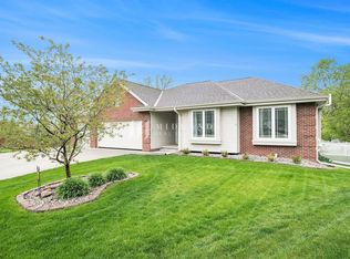 8714 S 98th Cir, La Vista, NE 68128