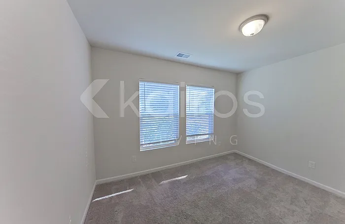 4 bed, 3.0 bath, 2010 sqft, $2,045 — Photo 2