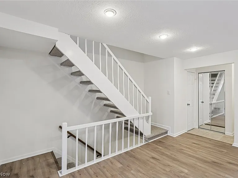 4473 Habersham Ln S — Photo 11