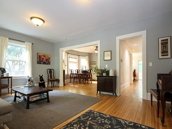 2nd image of 152 Arthur Ave SE