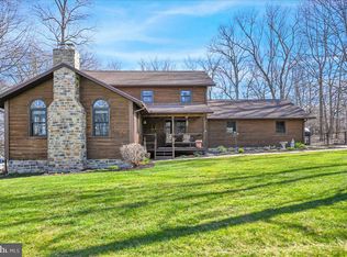 927 Oakwood Ave, Spring Grove, PA 17362