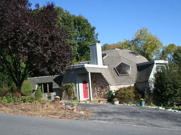 304 Flower Dr, McGaheysville, VA 22840