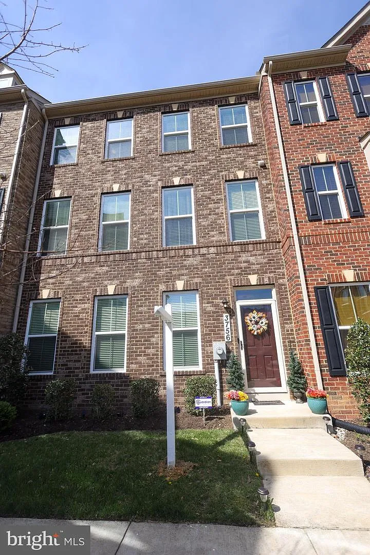 3756 Charterhouse Aly photo 1