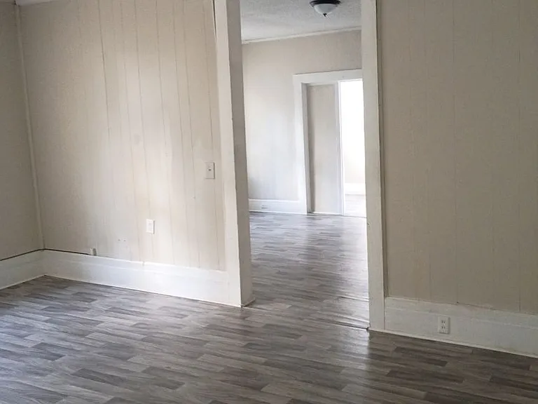216 W Magnolia St — Photo 26