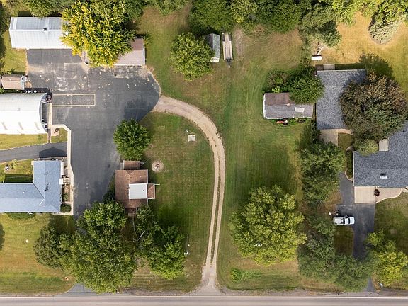 3rd image of 47512 271st St